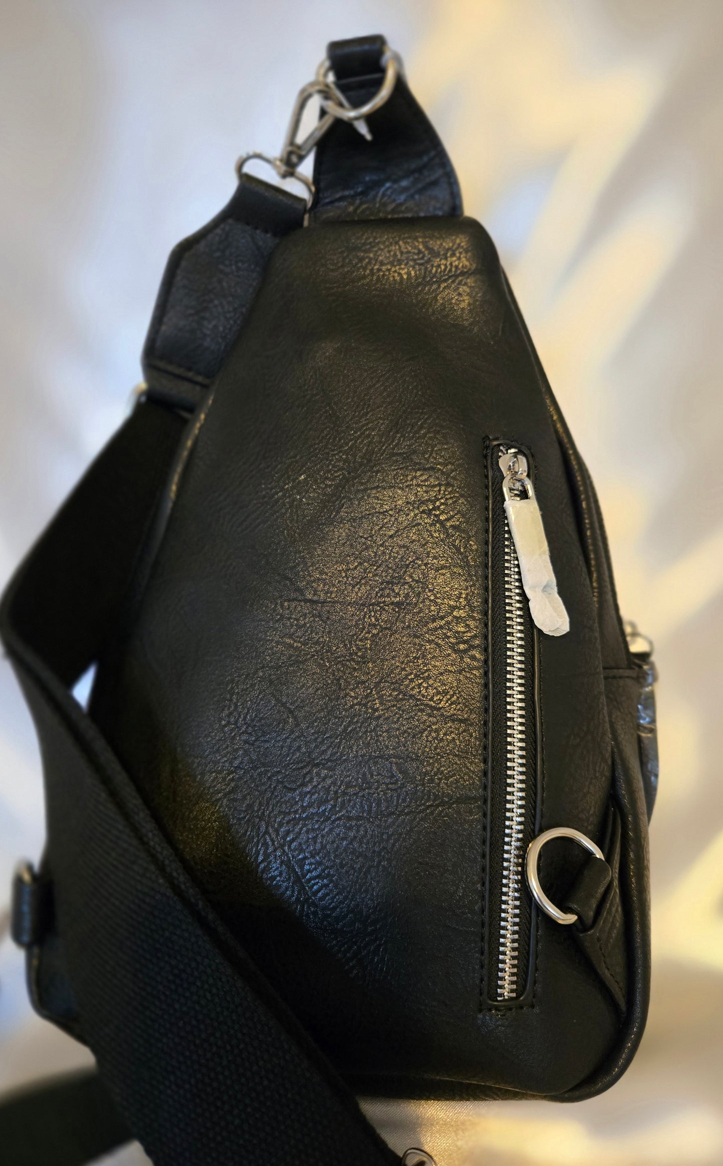 Calin Black Sling Bag (20250901ME0007M)