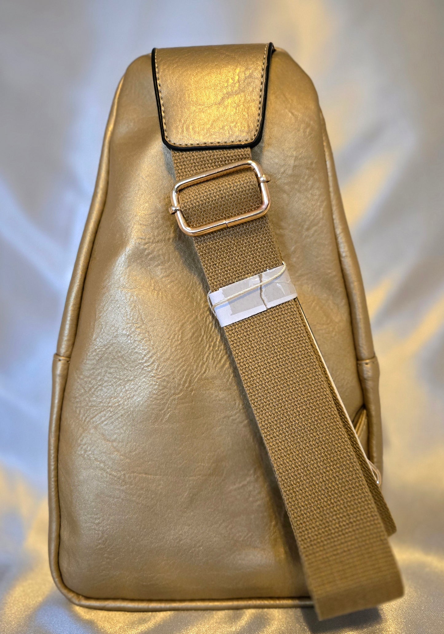 Le Miel Gold Metallic Sling Bag (20250901LY1221Z)